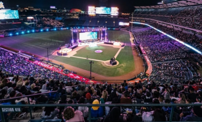 Mais de 8 mil pessoas aceitam a Jesus Cristo em estádio